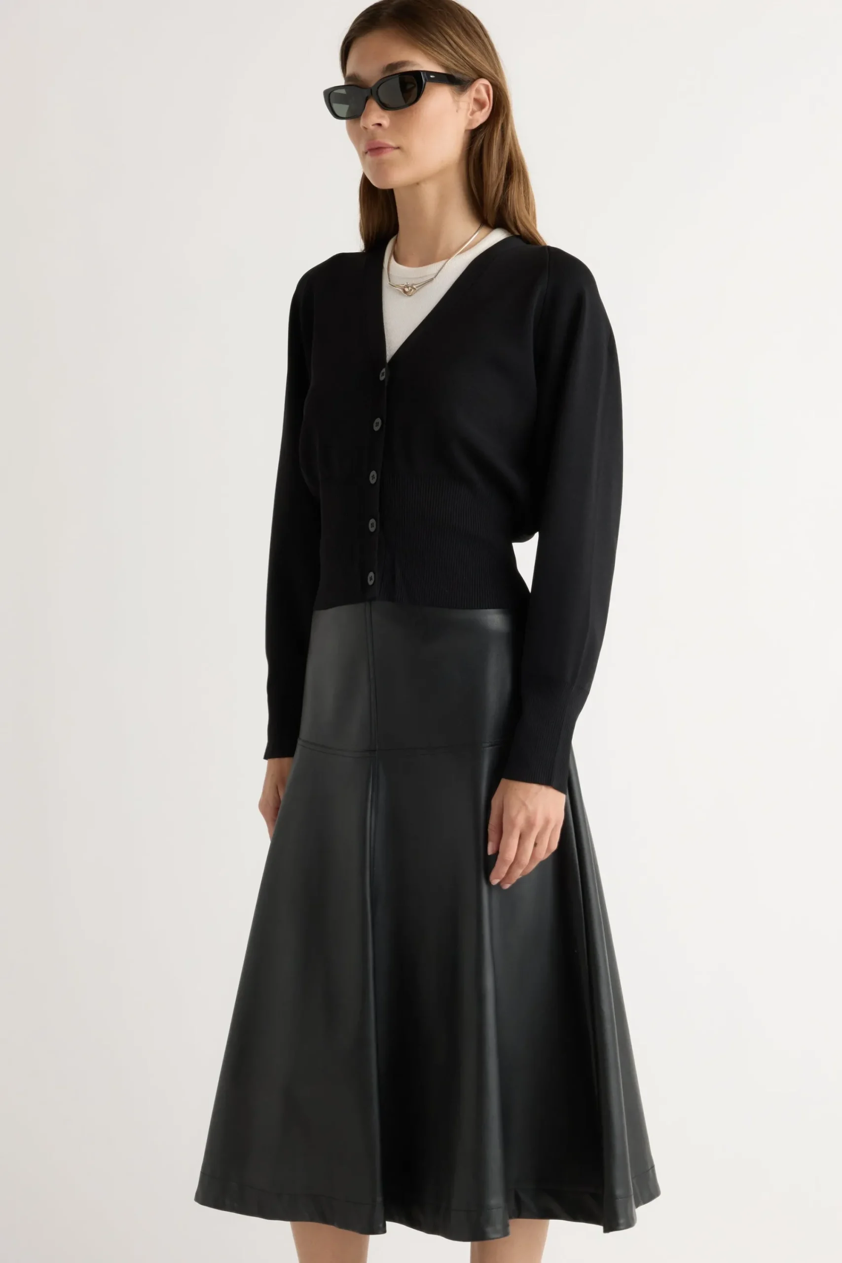 Brilliant Wise Corporation Limited Carson Button-Front Cardigan< Sweaters