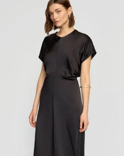 Hua Jia Fiona Curved-Shoulder Dress< Dresses