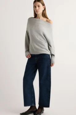 Expert Group Limited Iris Off-Shoulder Sweater< Sweaters