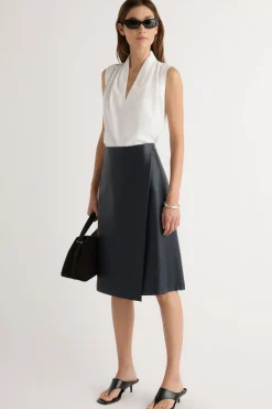 Hua Jia Jae V-Neck Sleeveless Blouse< Tops