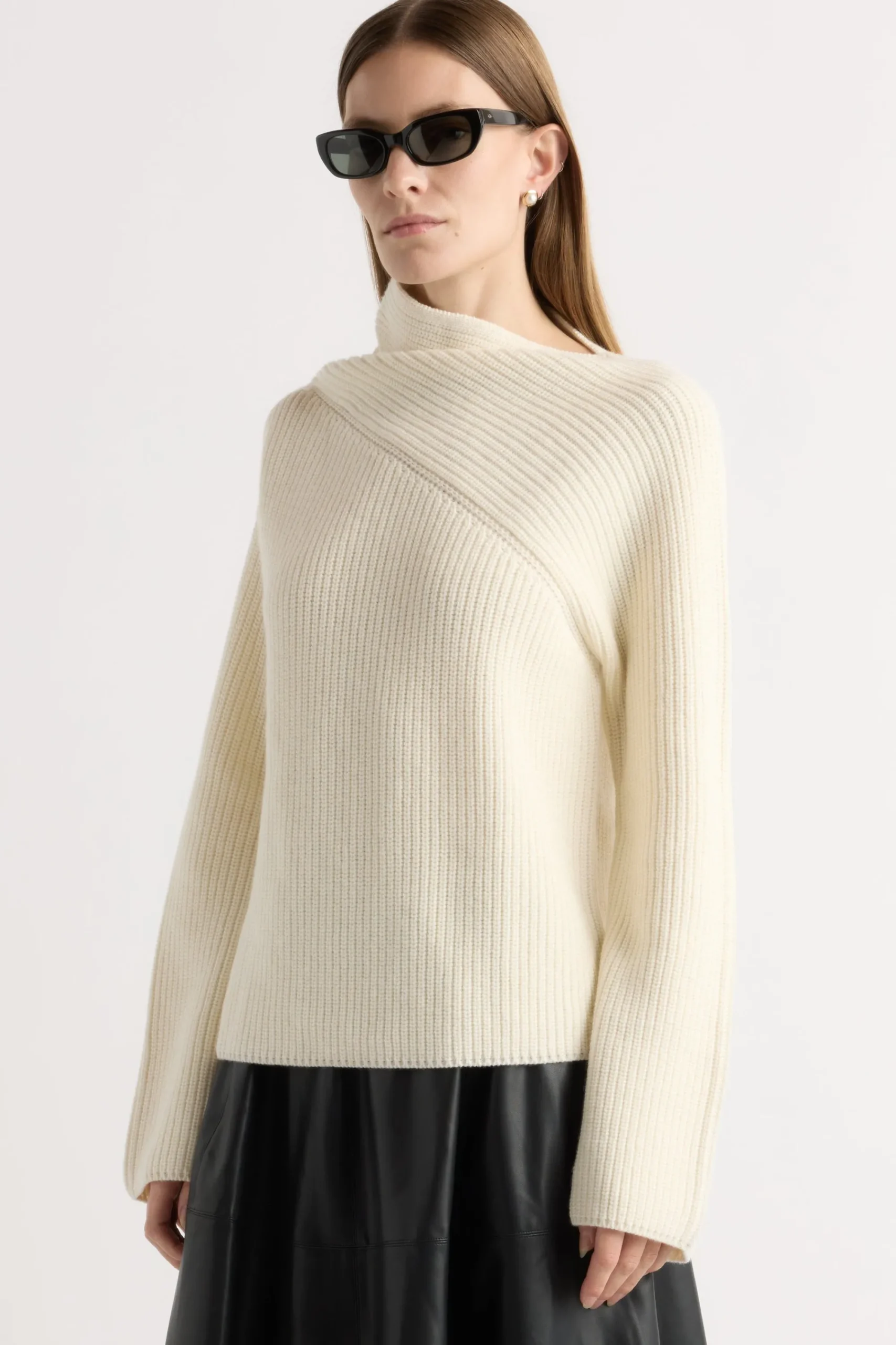 Brilliant Wise Corporation Limited Julisa Asymmetric-Neck Sweater< Sweaters