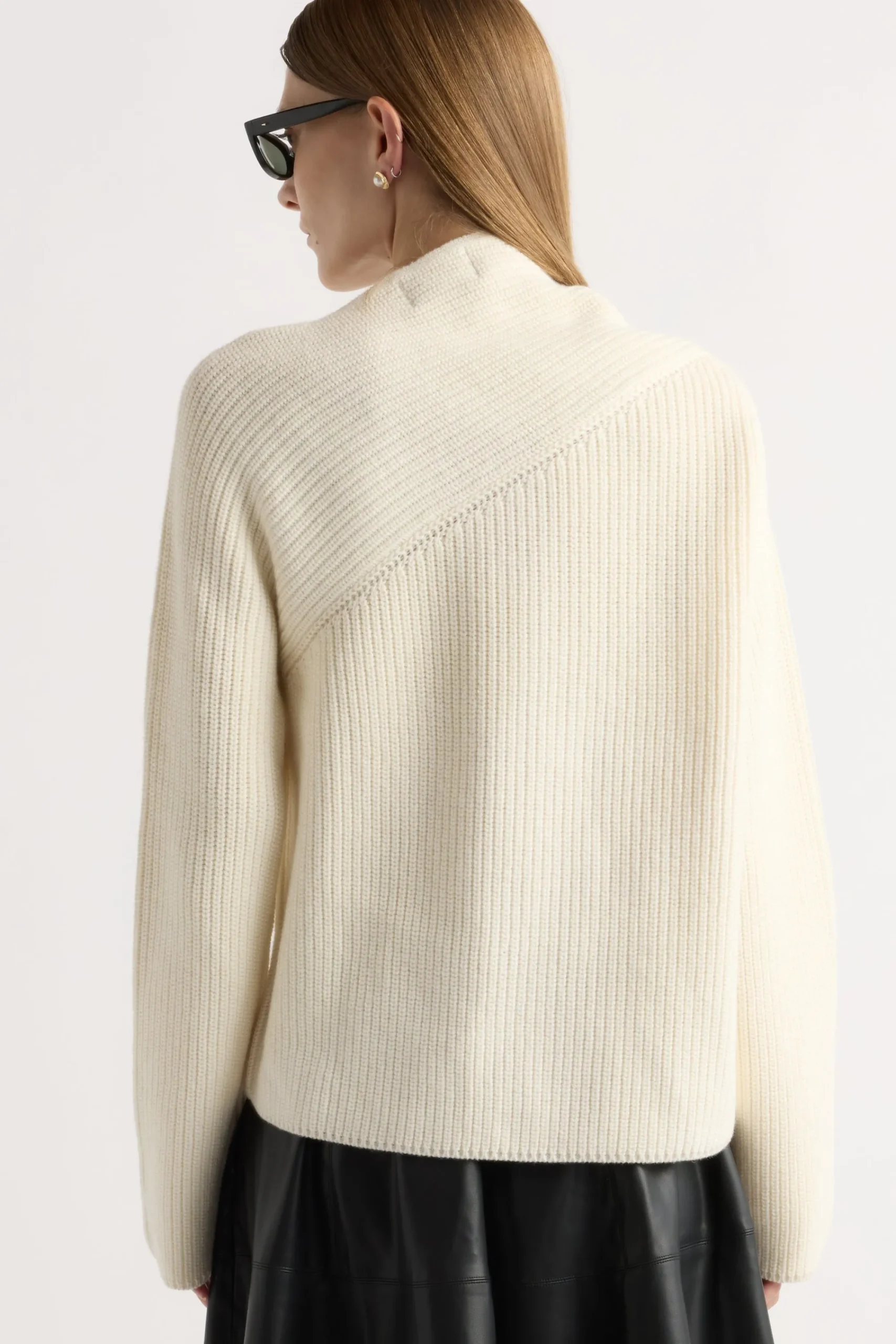 Brilliant Wise Corporation Limited Julisa Asymmetric-Neck Sweater< Sweaters