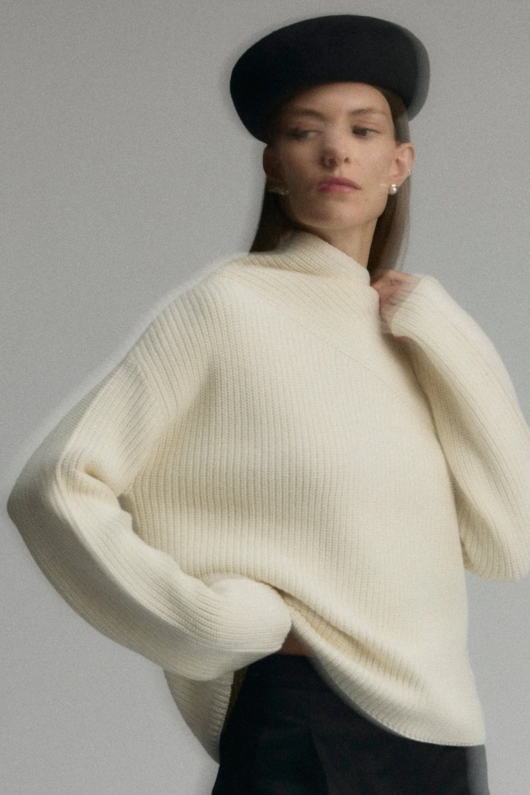 Brilliant Wise Corporation Limited Julisa Asymmetric-Neck Sweater< Sweaters