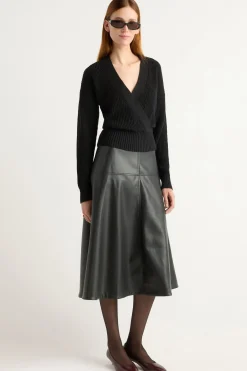 Brilliant Wise Corporation Limited Maren Cropped V-Neck Sweater< Sweaters