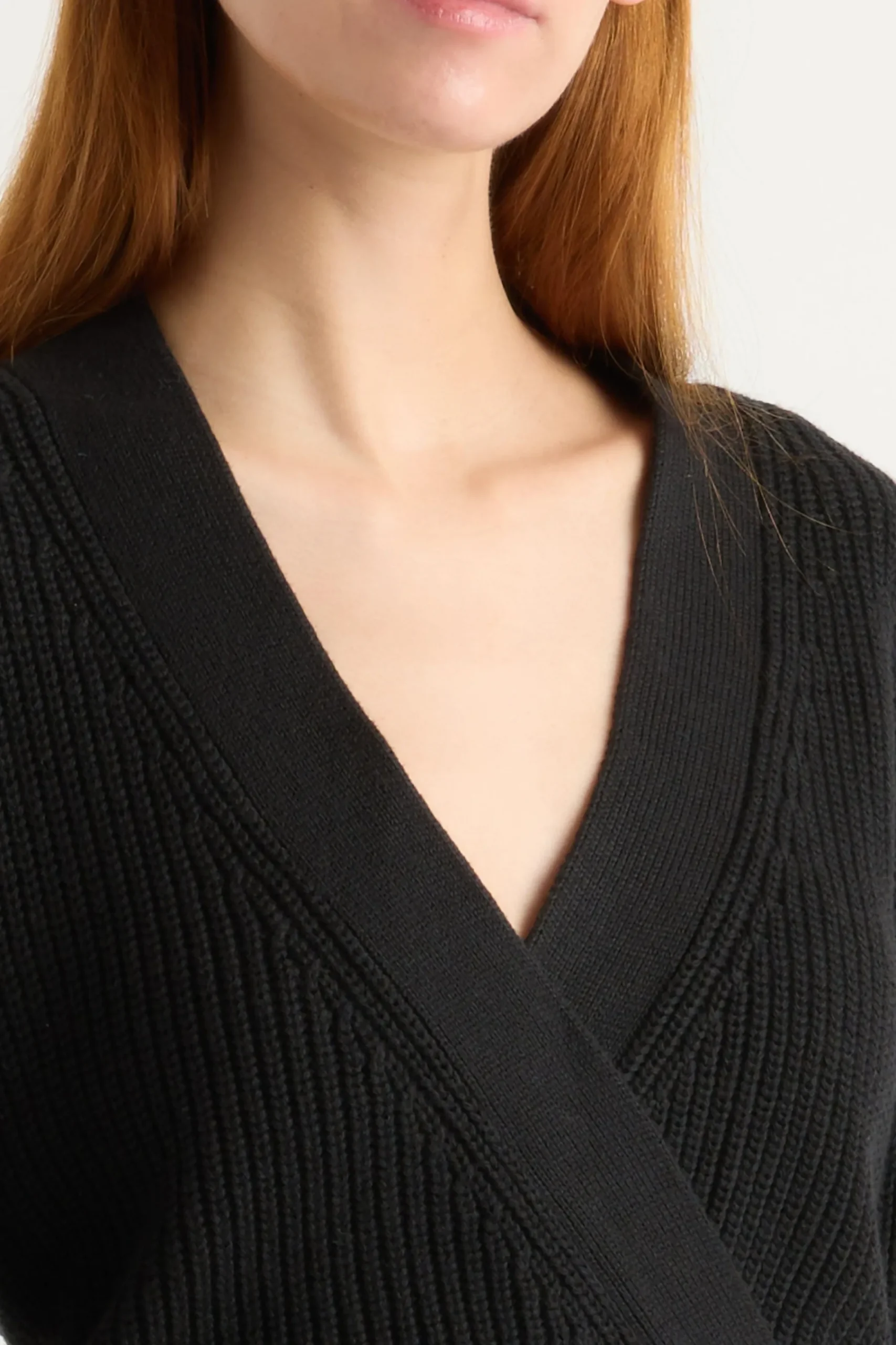 Brilliant Wise Corporation Limited Maren Cropped V-Neck Sweater< Sweaters