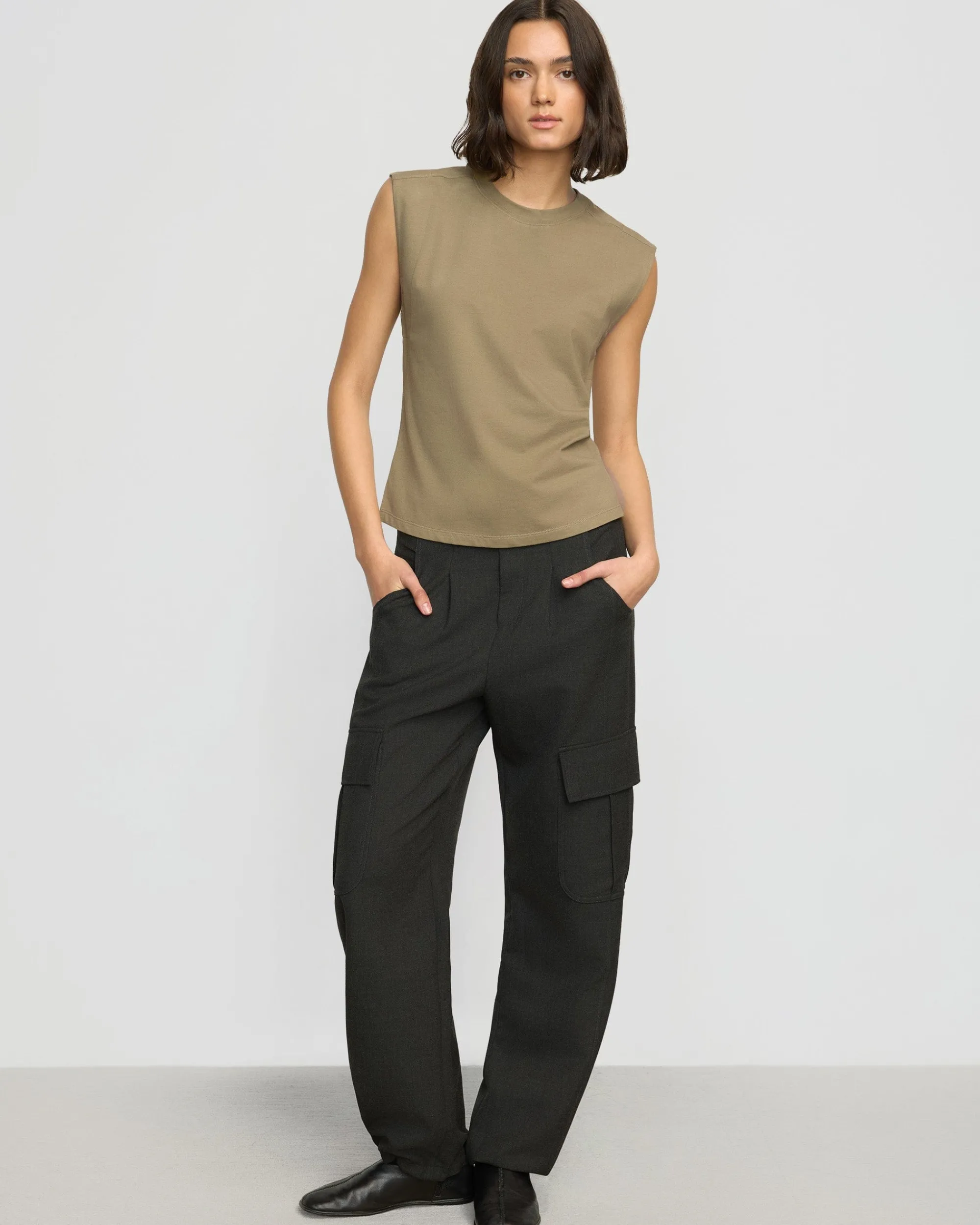 Lever Style LLC Nana Organic Cotton Structured-Shoulder Tee< Tees|Tops