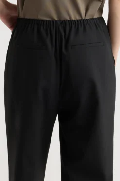 Hua Jia Parmer Lightweight Wool-Blend Pant< Pants