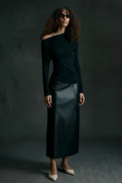 Hua Jia Rama Front-Vent Vegan Leather Skirt< Skirts